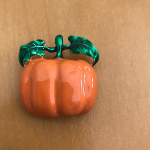Vintage Jewelry - Orange Pumpkin Pendant Pin VTG Thanksgiving